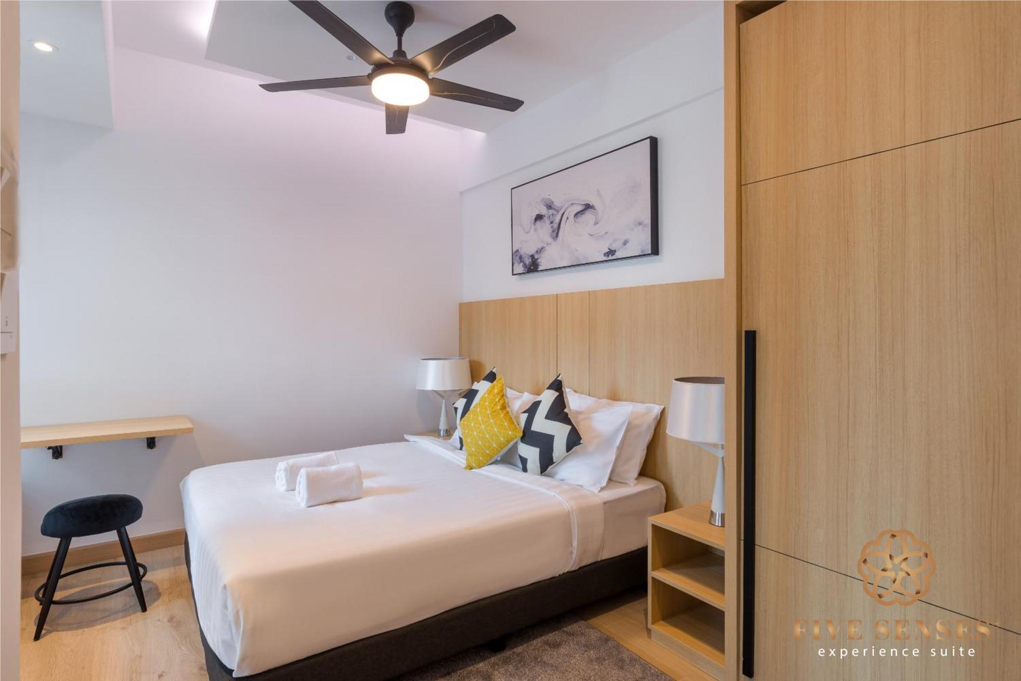 Apartment The Colony & The Luxe, By Canopy Lives *