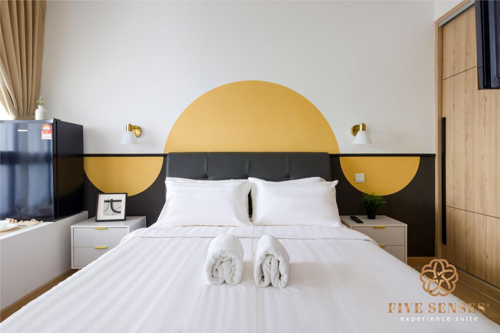 Apartment The Colony & The Luxe, By Canopy Lives *