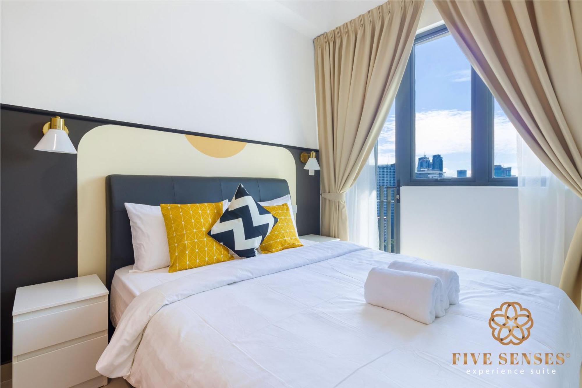 Apartment The Colony & The Luxe, By Canopy Lives *
