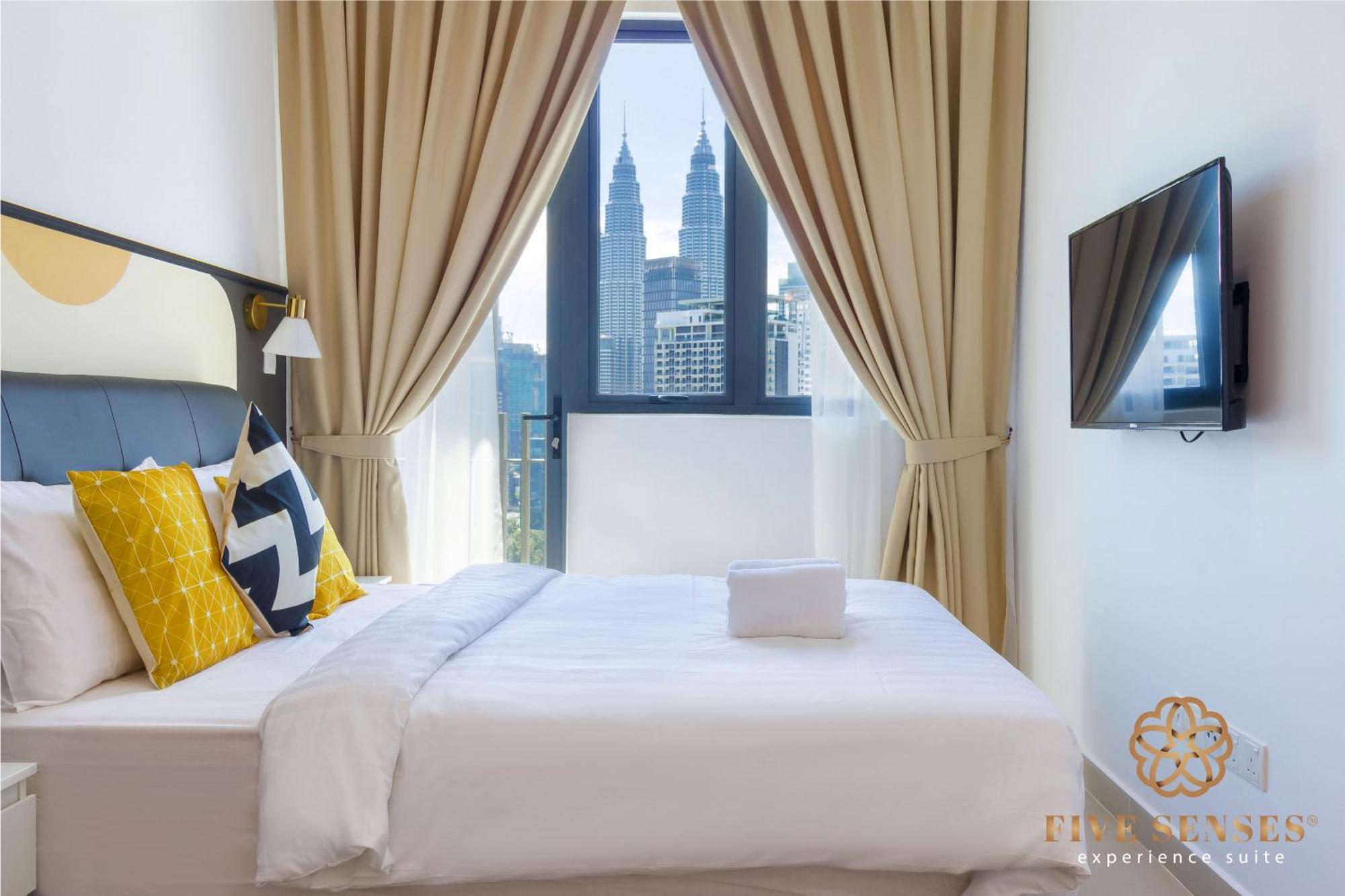 The Colony & The Luxe, By Canopy Lives Apartment