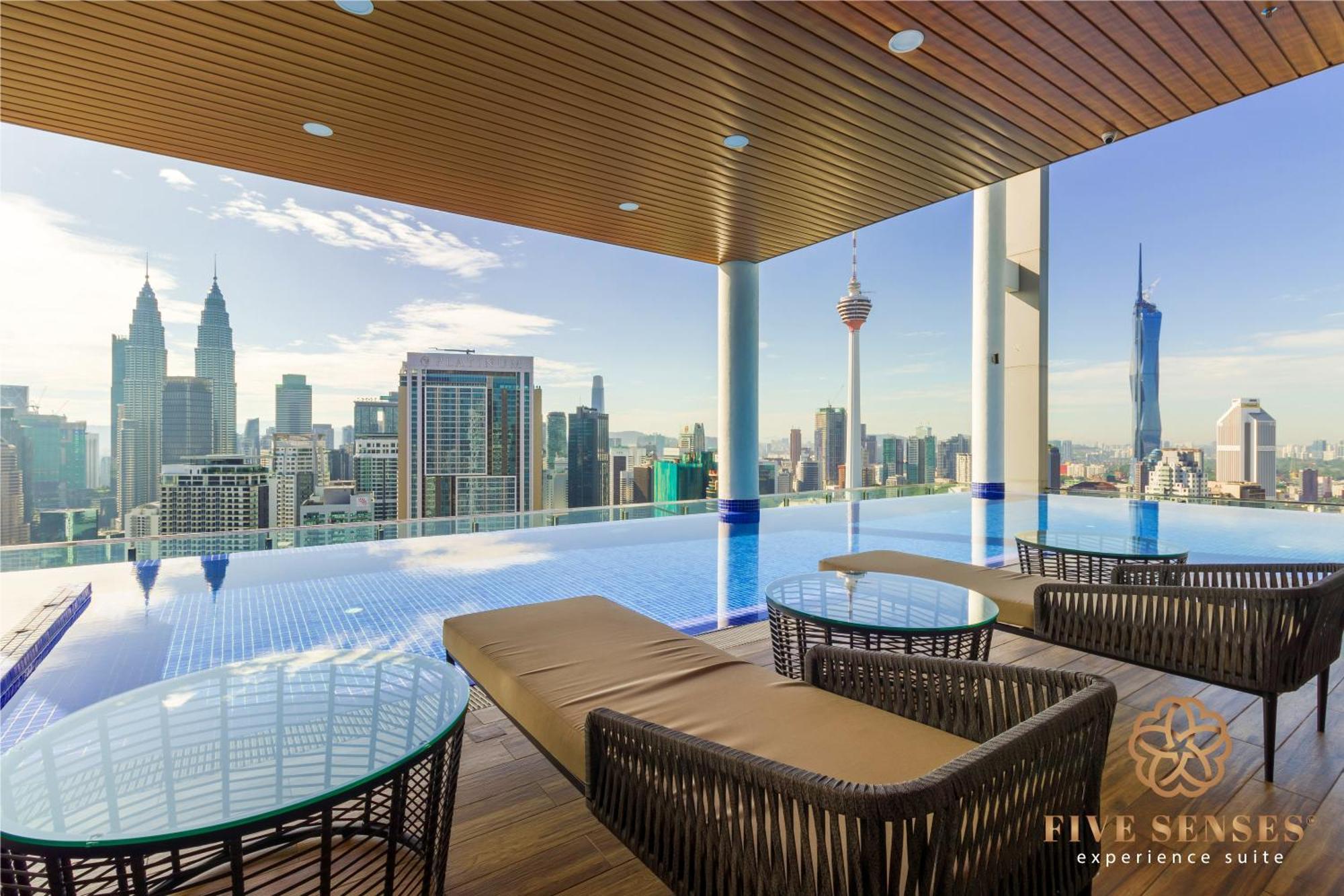 Apartment The Colony & The Luxe, By Canopy Lives *