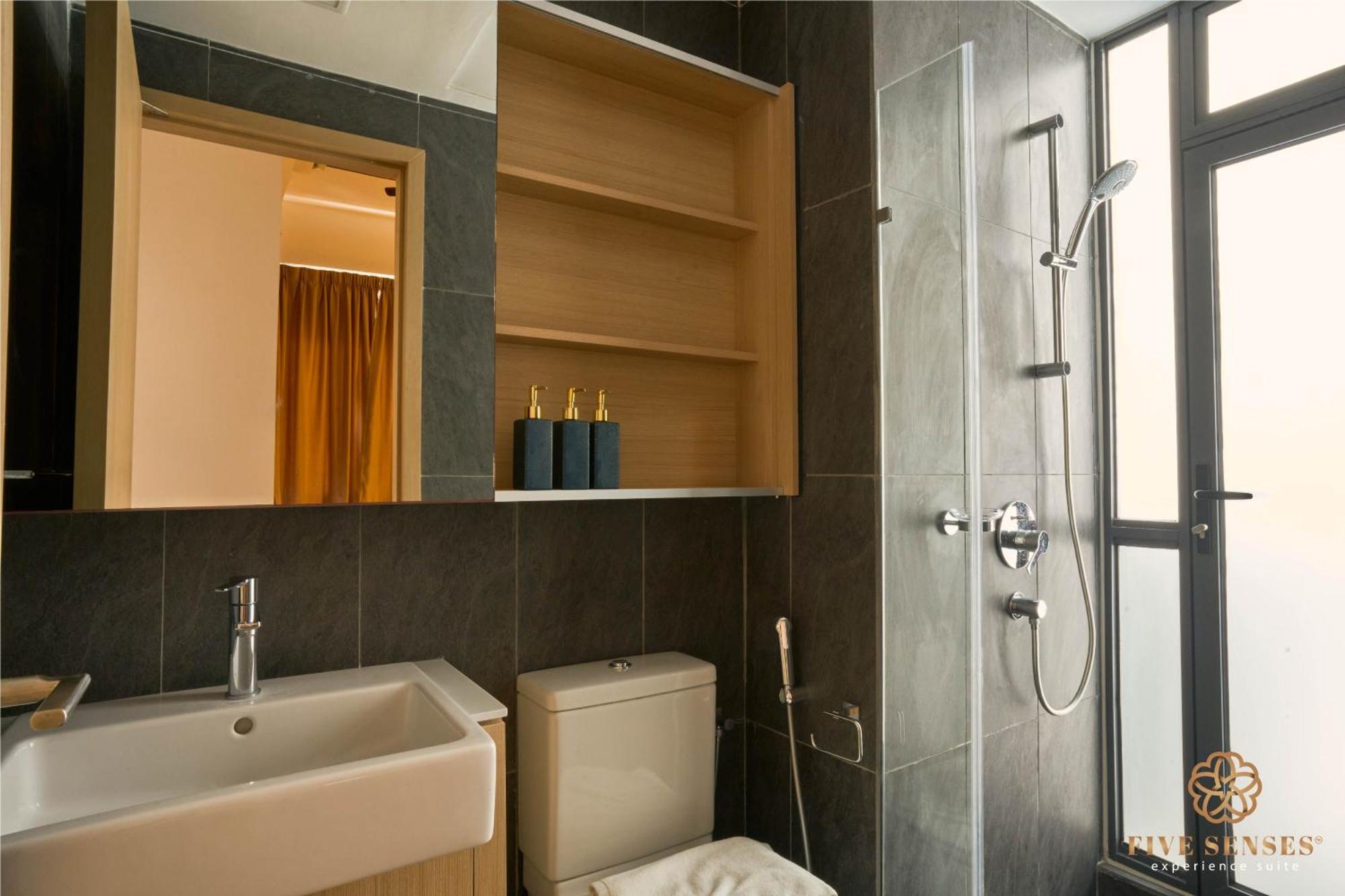 Apartment The Colony & The Luxe, By Canopy Lives